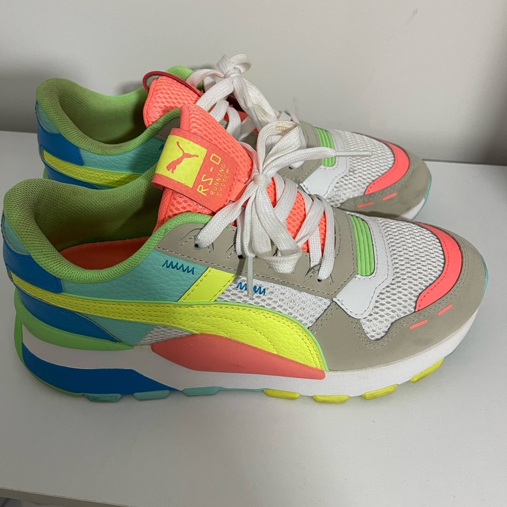 Colourful pumas